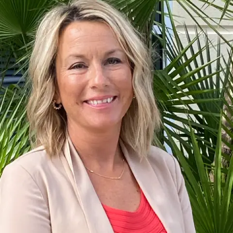 A picture of Jennifer.